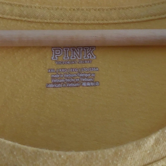 Victoria's Secret PINK Everyday T-shirt Yellow Black Spellout Flawed - Picture 3 of 7